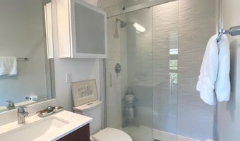 1111 ORREN St NE 300, Washington, DC 20002