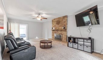 303 5th Street Pl SE, Altoona, IA 50009