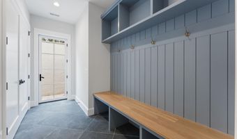 3556 N VALLEY St, Arlington, VA 22207