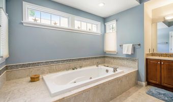 2736 Aspen Ct, Ann Arbor, MI 48108