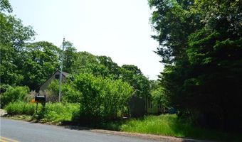 11 Buckeye Brook Rd, Charlestown, RI 02813