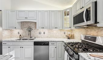 10475 Willow Meadow Cir, Alpharetta, GA 30022