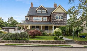 55 Hunter Ave, Newport, RI 02840