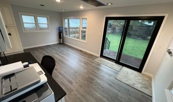 17 N Iowa Ave, Addison, IL 60101