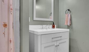 24 Center St, Augusta, ME 04330