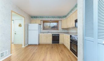 2155 Pauline Ct, Ann Arbor, MI 48103