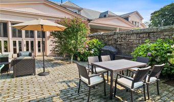 2 Hazard Ave, Newport, RI 02840