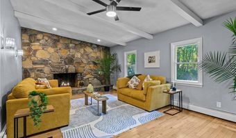 123 Stone Gate Dr, North Kingstown, RI 02852