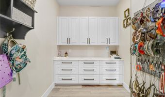 6104 LAGOMAR Ln, Apollo Beach, FL 33572