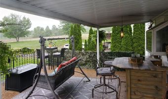 6615 Waterloo Rd, Atwater, OH 44201