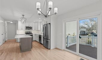 50 Red Maple Ln, Warwick, RI 02886