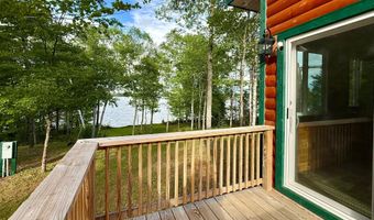 8 Breezy Knoll Ln, Baileyville, ME 04694
