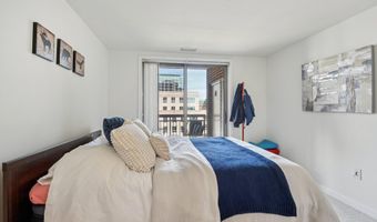 901 N MONROE St 1013, Arlington, VA 22201