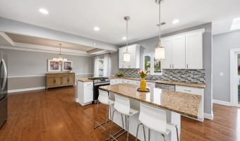 1 Prairie Ln, Bayville, NJ 08721