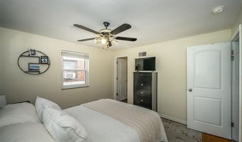 9327 Mackenzie Rd, Affton, MO 63123