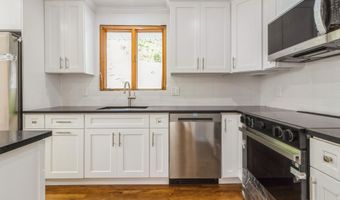 8 Laurel Dr, Brookfield, CT 06804