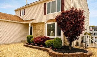 88 Storm Jib Ct, Bayville, NJ 08721