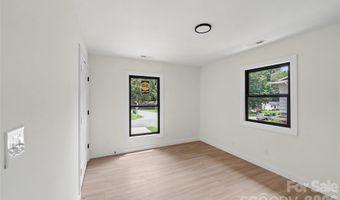 3801 Woodleaf Rd, Charlotte, NC 28205