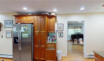 724 Greenville Ave, Johnston, RI 02919