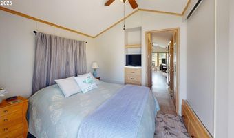 15577 HIGHWAY 101 F2, Brookings, OR 97415