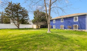 9 Valley Dr, Bristol, RI 02809