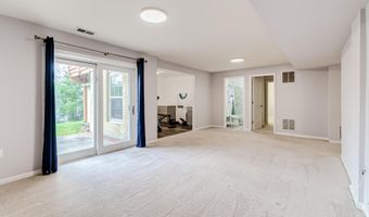 43865 LAUREL RIDGE Dr, Ashburn, VA 20147