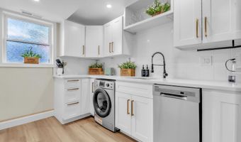 5110 N 19TH Rd N, Arlington, VA 22207