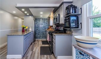 43 Deerfield Dr, Warwick, RI 02886