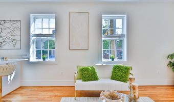 221 S ALFRED St 3A, Alexandria, VA 22314