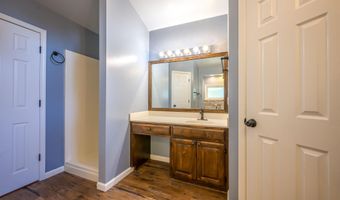8 Oak Meadow Cv, Batesville, AR 72501