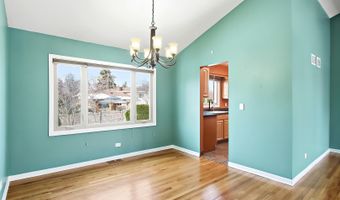 818 RUMPLE Ln, Addison, IL 60101