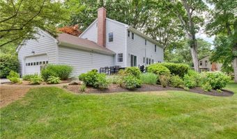 22 Pine Top Rd, Barrington, RI 02806