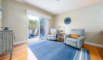 8 Hollyhock Knoll Ct 8, Bourne, MA 02532