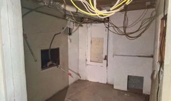 809 S Roselawn Ave, Artesia, NM 88210