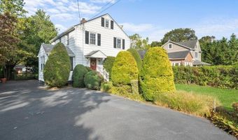 91 Ireland Pl, Amityville, NY 11701