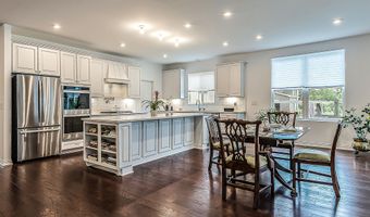 2448 Meadow Hills Dr, Ann Arbor, MI 48108