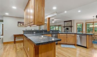 21 Clifton Rd, Bristol, RI 02809