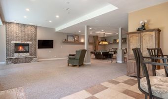 660 Birch Hollow Dr, Antioch, IL 60002