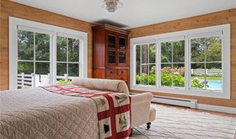 124 Harrison Ave, Newport, RI 02840