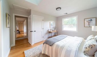 24 W Knollwood Cir, North Kingstown, RI 02852