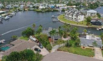 769 KINGSTON Ct, Apollo Beach, FL 33572