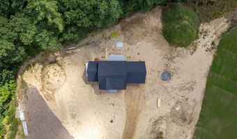 8 Stone Creek Dr, Brentwood, NH 03833