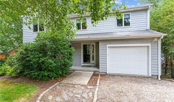 8 Woodsia Rd, Narragansett, RI 02874