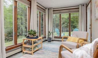 27 Grafton Dr, Bedford, NH 03110