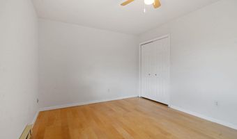 7 Hemlock Ln, Albany, NY 12208