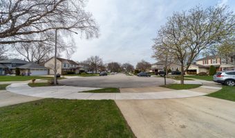 1201 N Scarlet Ct, Addison, IL 60101