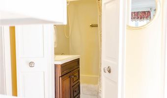 165 Sowams Rd, Barrington, RI 02806