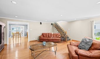 42 Lake Blvd, Aberdeen Twp., NJ 07747