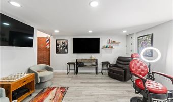 47 Scenery Ln, Johnston, RI 02919