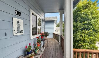 914 EASY St, Brookings, OR 97415